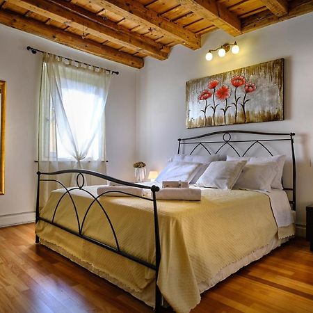 Il Vecchio Cortile Apartment เวโรนา ภายนอก รูปภาพ