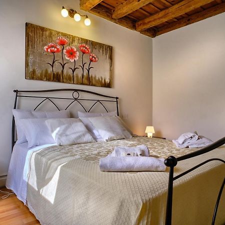 Il Vecchio Cortile Apartment เวโรนา ภายนอก รูปภาพ