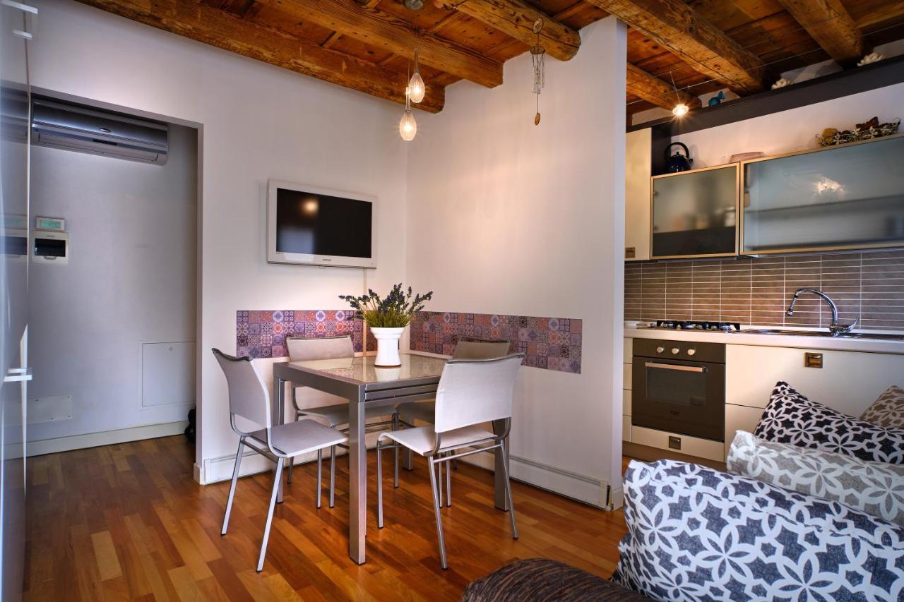 Il Vecchio Cortile Apartment เวโรนา ภายนอก รูปภาพ