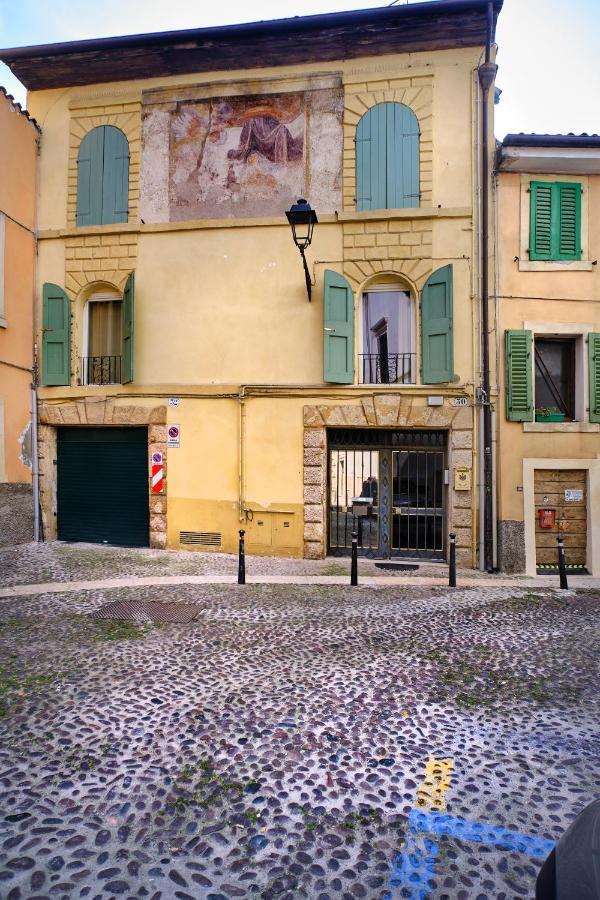 Il Vecchio Cortile Apartment เวโรนา ภายนอก รูปภาพ
