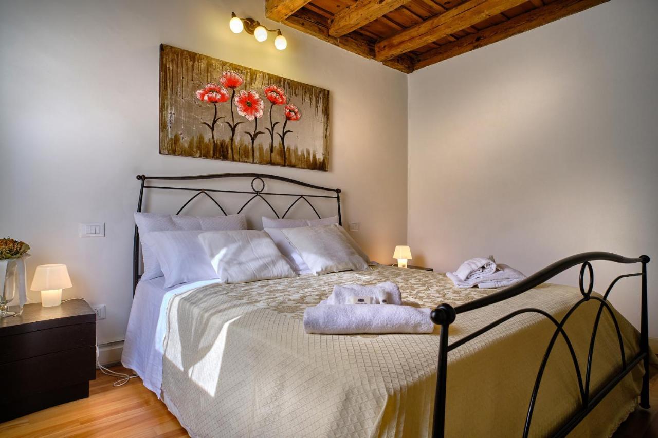 Il Vecchio Cortile Apartment เวโรนา ภายนอก รูปภาพ