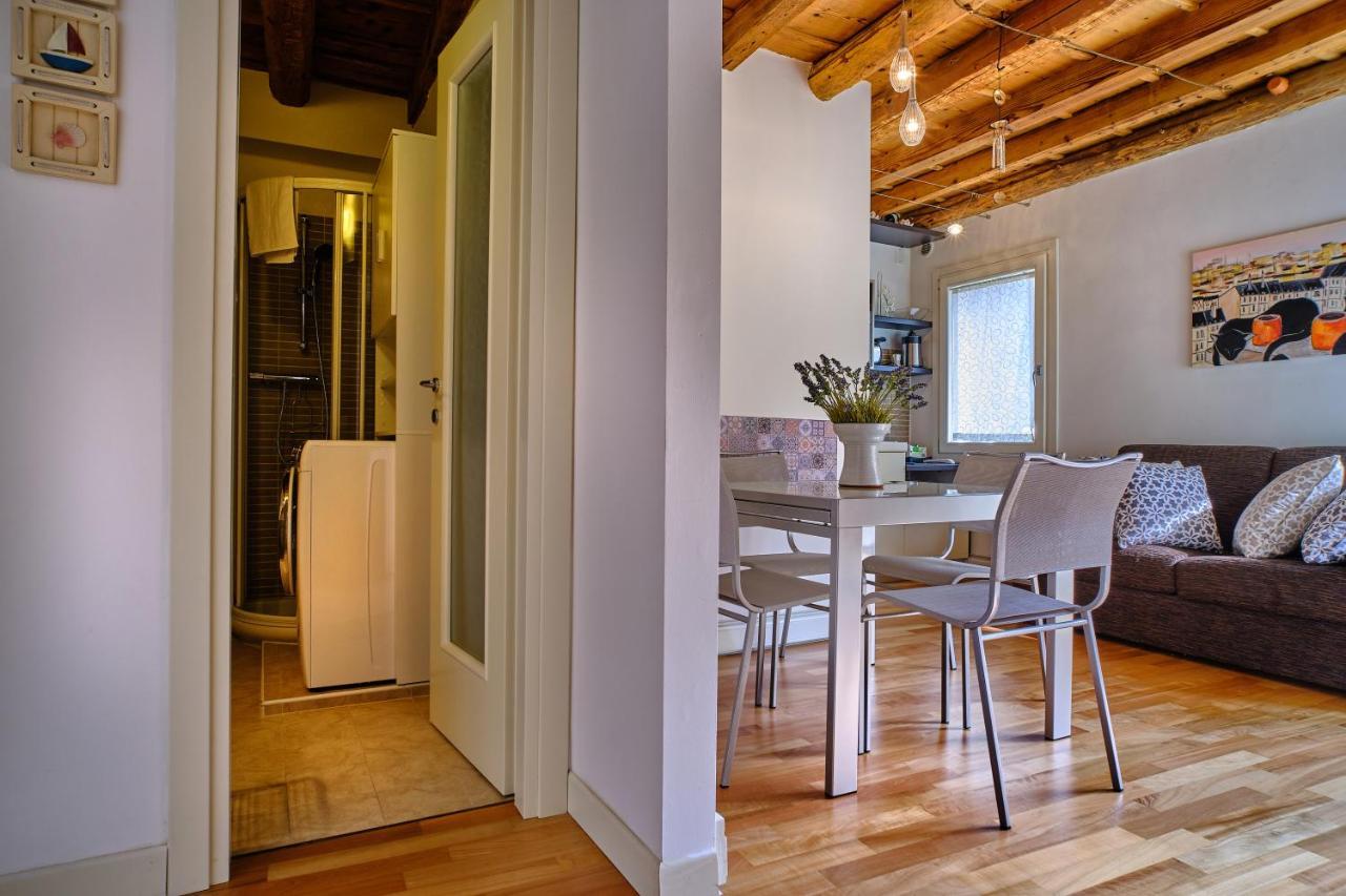 Il Vecchio Cortile Apartment เวโรนา ภายนอก รูปภาพ