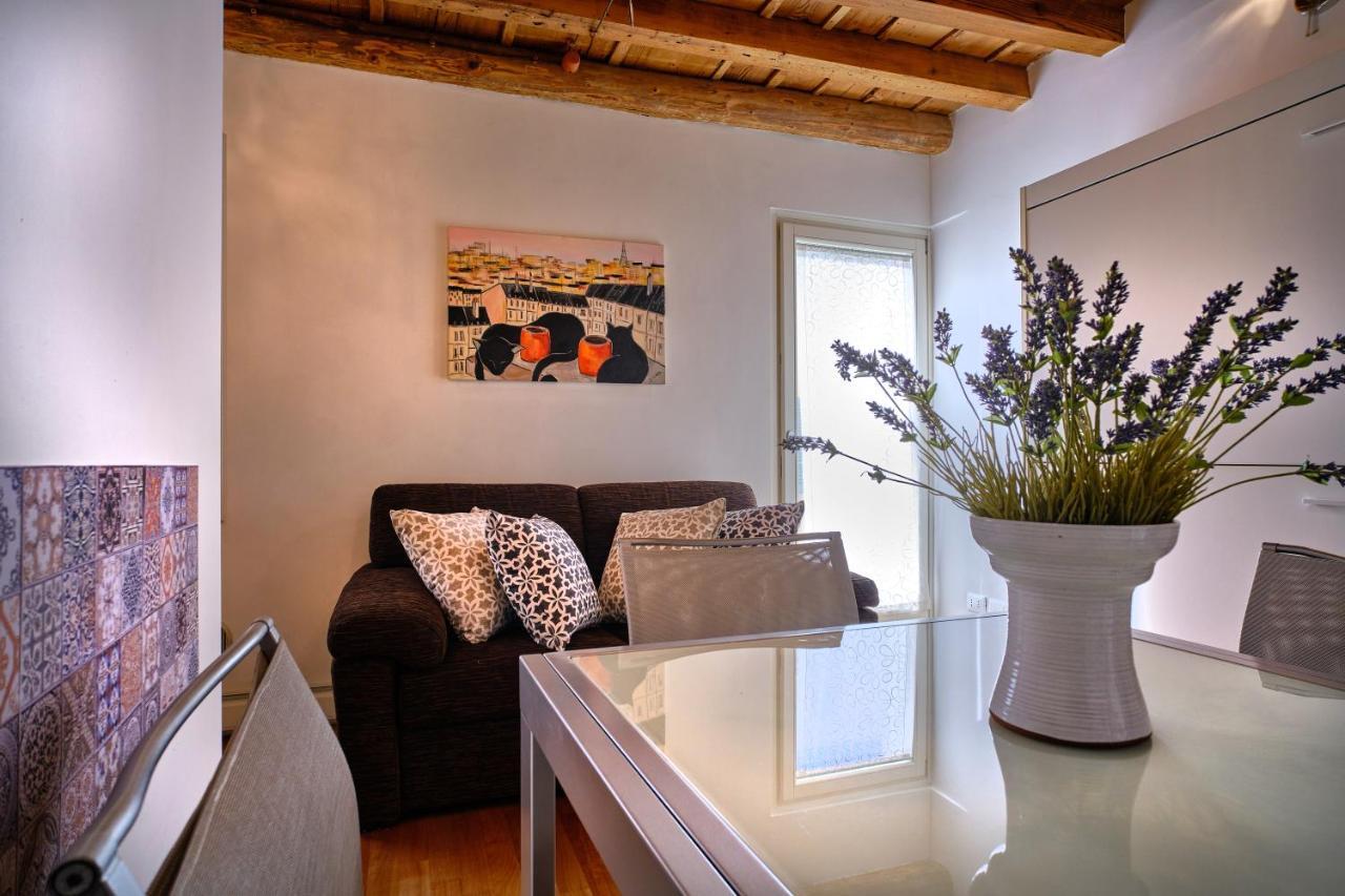 Il Vecchio Cortile Apartment เวโรนา ภายนอก รูปภาพ