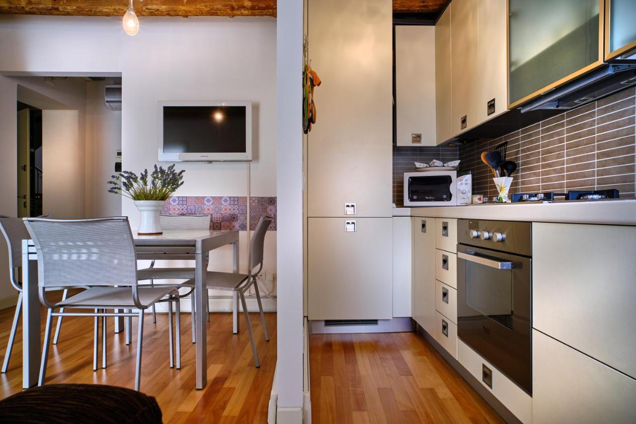 Il Vecchio Cortile Apartment เวโรนา ภายนอก รูปภาพ